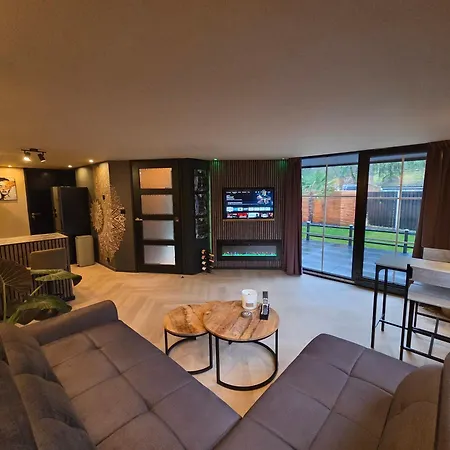 Woodland Wellness Villa *